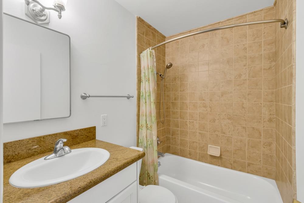 Saint James Drive, Carmichael, California image 33