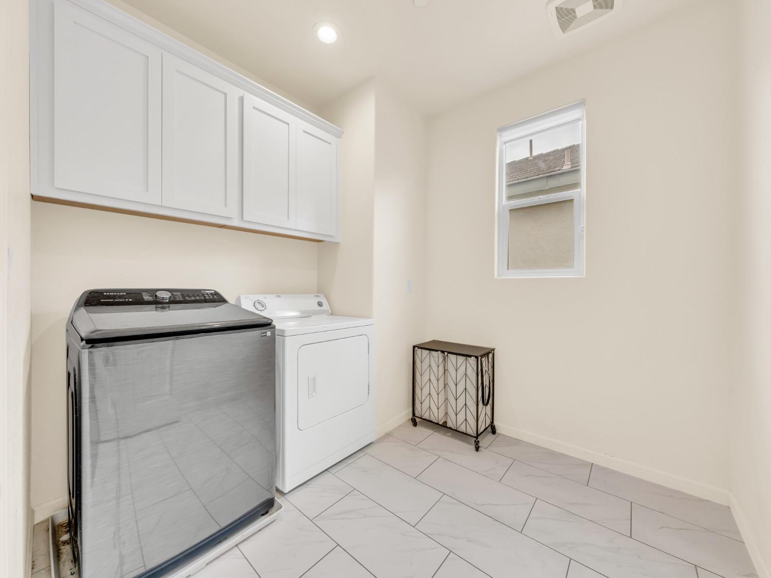 Hovnanian Drive, Sacramento, California image 35