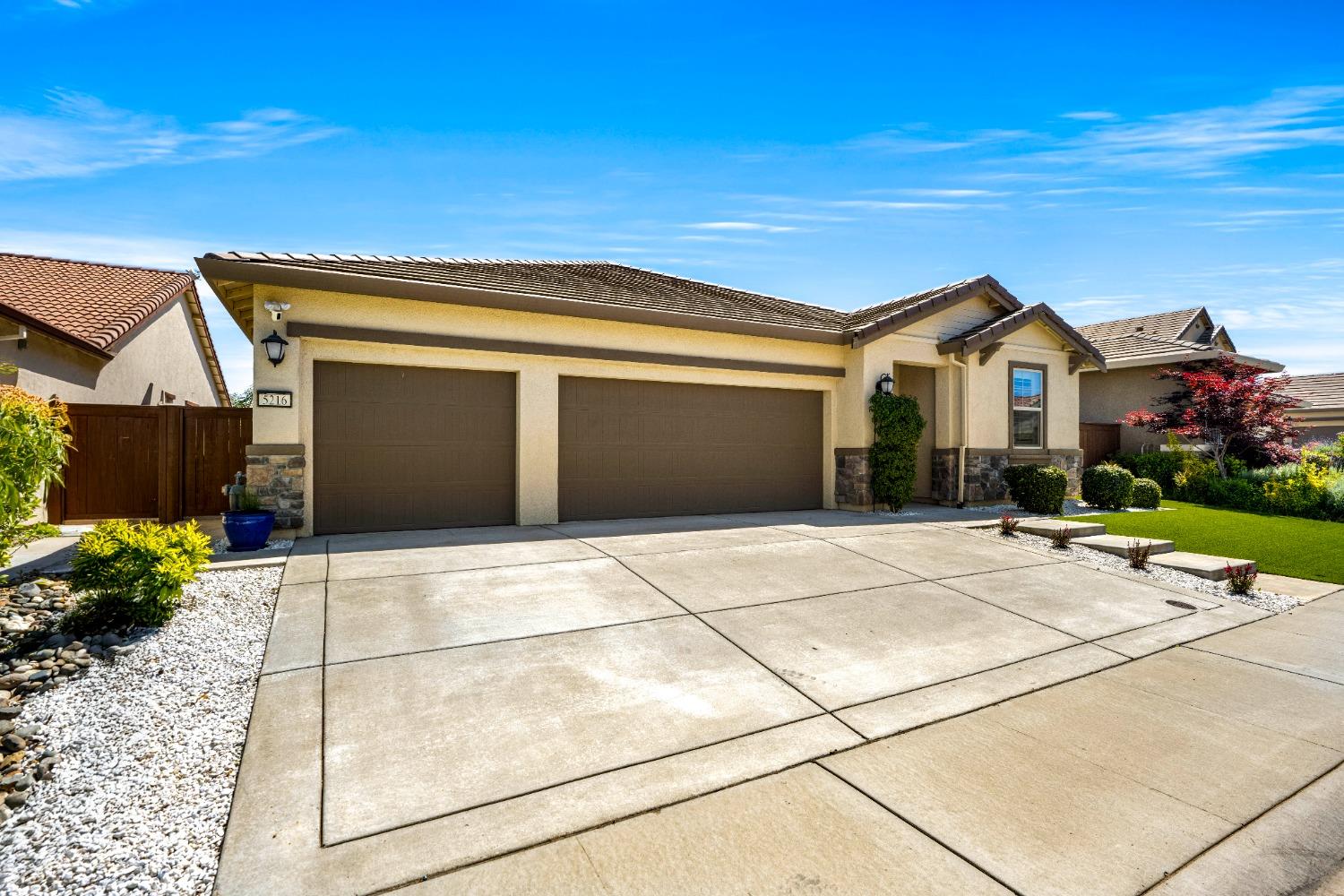 Maddux Way, Roseville, California image 3