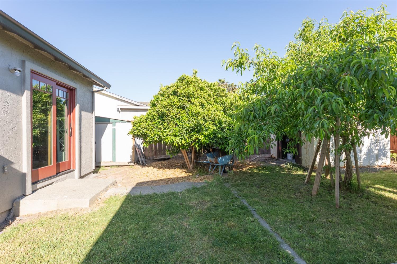 Detail Gallery Image 26 of 33 For 3988 Robinridge Way, Sacramento,  CA 95823 - 3 Beds | 2 Baths