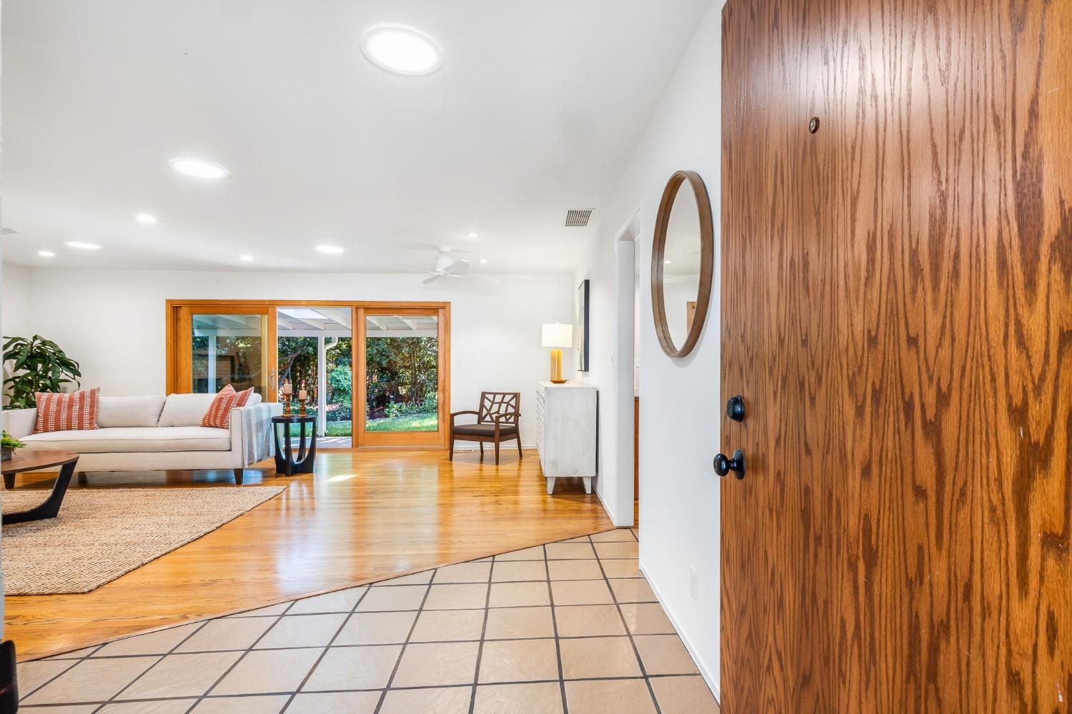 Meadowbrook Drive, Davis, California image 16