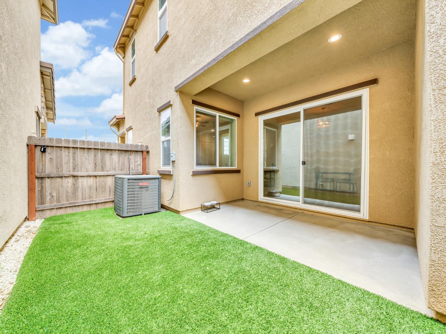 Hovnanian Drive, Sacramento, California image 40