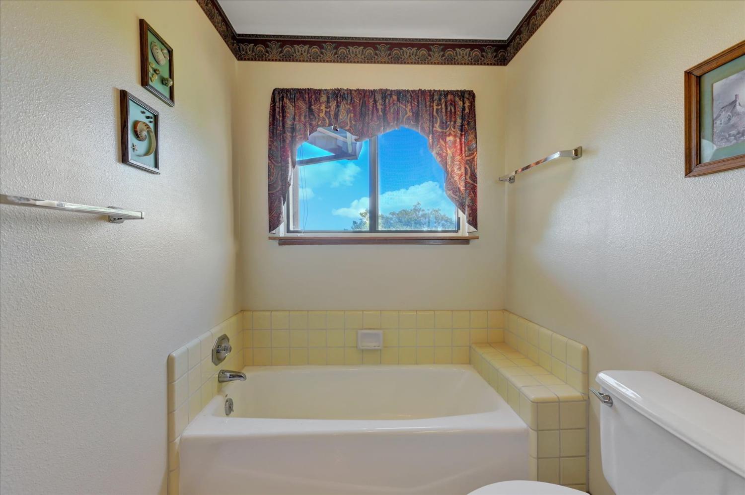 Detail Gallery Image 71 of 96 For 7791 Walsh Ln, –,  CA 95977 - 3 Beds | 2/1 Baths