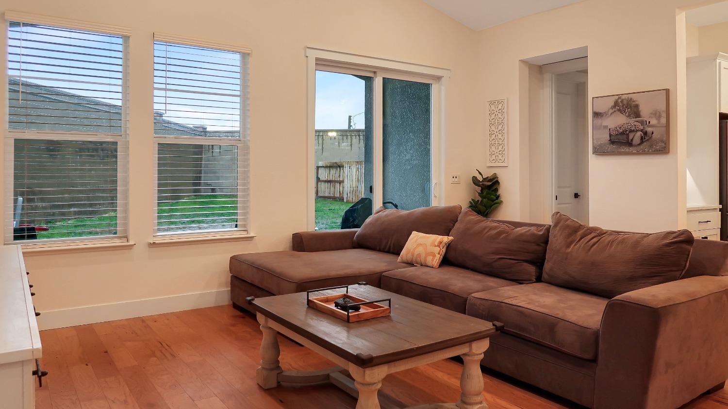 Detail Gallery Image 20 of 33 For 1942 Carmel Ranch Cir, Oakdale,  CA 95361 - 4 Beds | 3 Baths