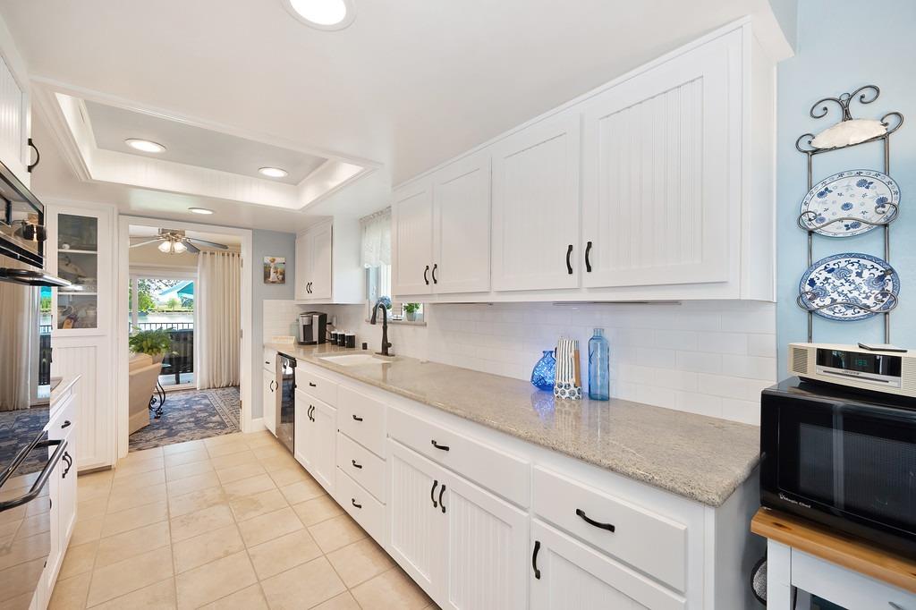 Photo #15: 225054009 Listing: Photo #15