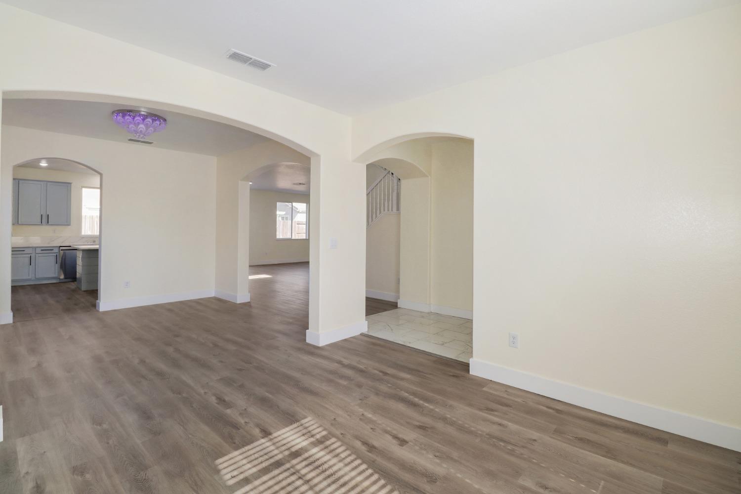 Oreo Ranch Circle, Elk Grove, California image 9