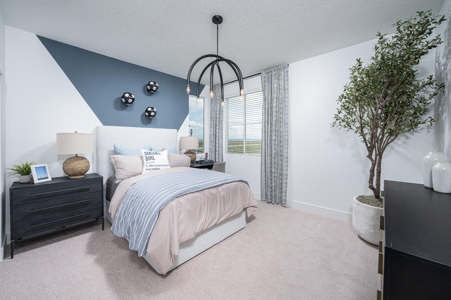 Detail Gallery Image 15 of 17 For 4032 Happy Camper Way, Roseville,  CA 95747 - 4 Beds | 3/1 Baths