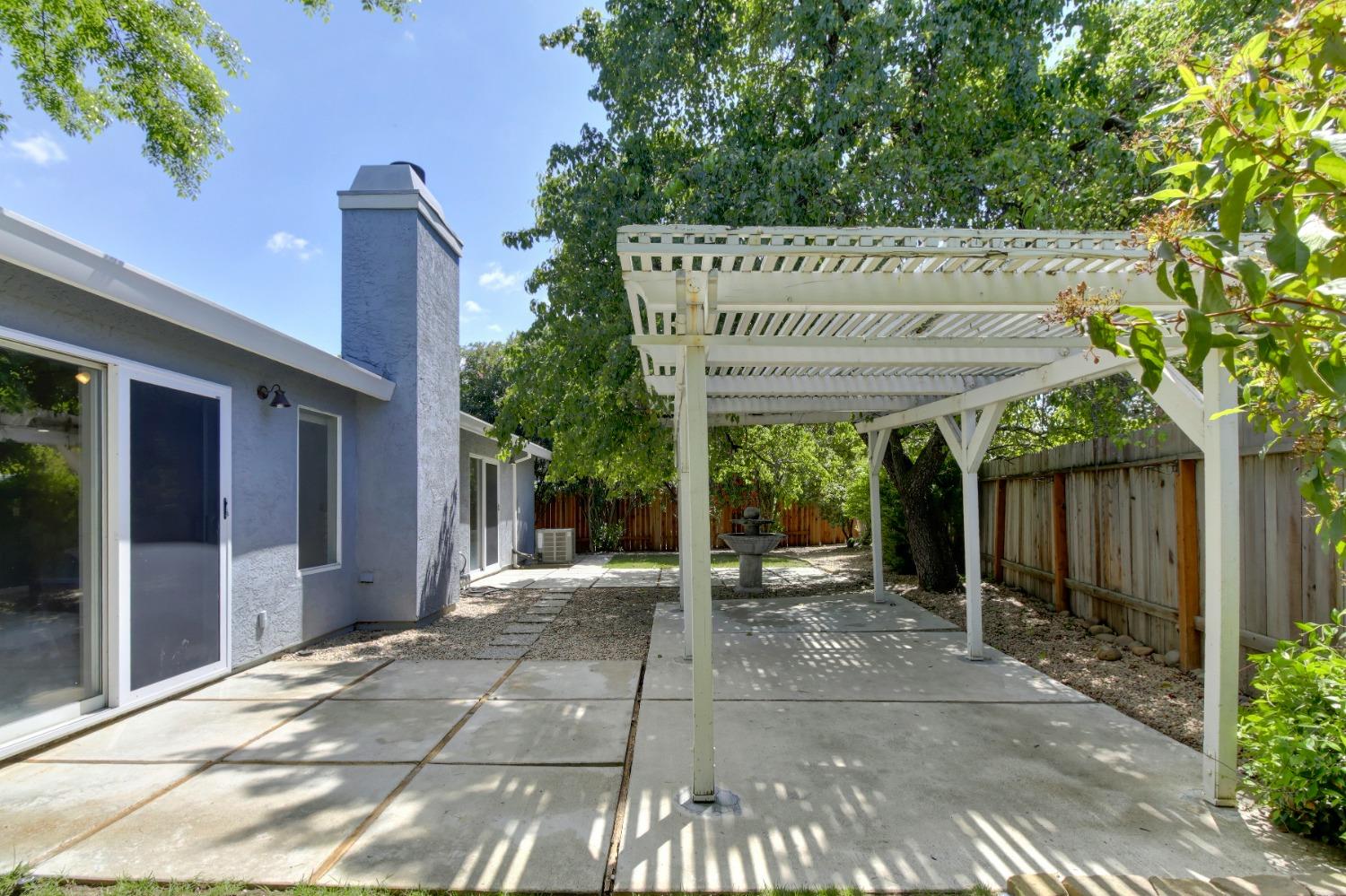 Lakespring Way, Sacramento, California image 44