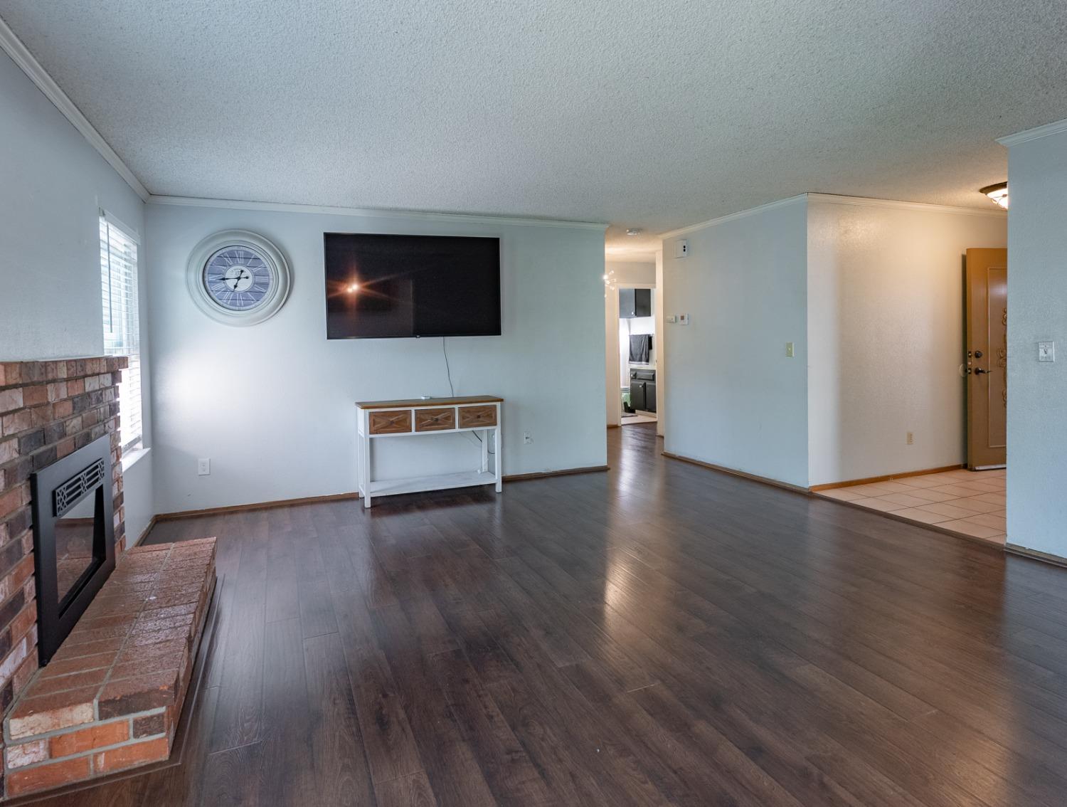 Detail Gallery Image 14 of 33 For 3988 Robinridge Way, Sacramento,  CA 95823 - 3 Beds | 2 Baths