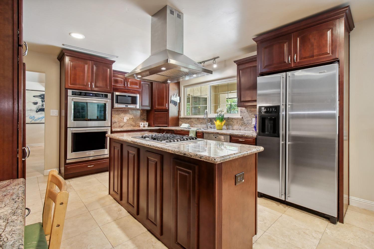 Detail Gallery Image 16 of 56 For 3841 American River Dr, Sacramento,  CA 95864 - 4 Beds | 3 Baths