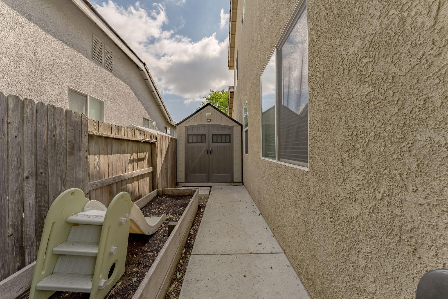 Detail Gallery Image 44 of 64 For 1968 Maverick Dr, Plumas Lake,  CA 95961 - 4 Beds | 3 Baths