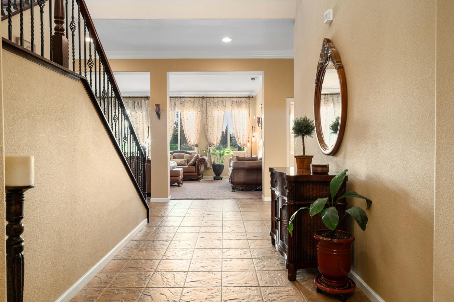 Detail Gallery Image 20 of 58 For 7788 Tigerwoods Dr, Sacramento,  CA 95829 - 5 Beds | 3/1 Baths