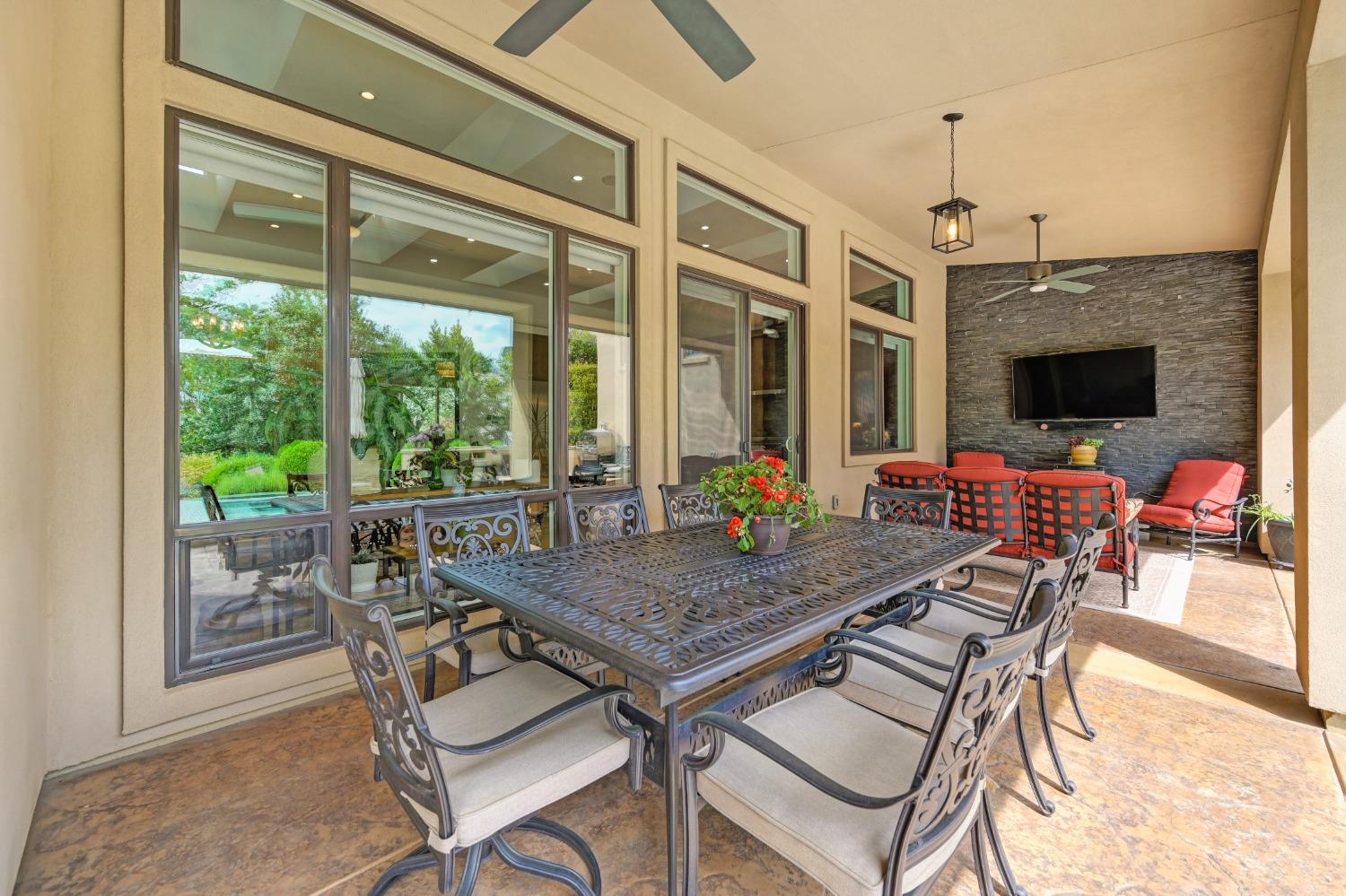 Mondrian Court, El Dorado Hills, California image 34