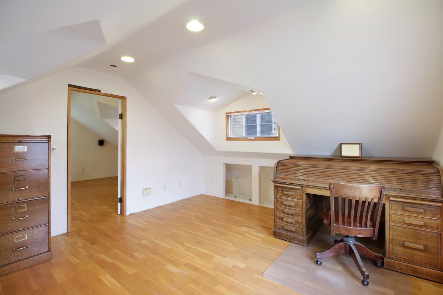 Detail Gallery Image 40 of 58 For 2322 I St, Sacramento,  CA 95816 - 4 Beds | 2 Baths
