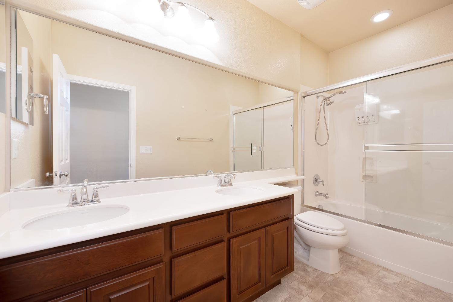 Tenaja Way, Rancho Cordova, California image 32