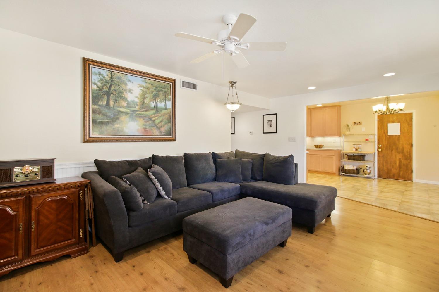 Holmes Way, Rancho Cordova, California image 6