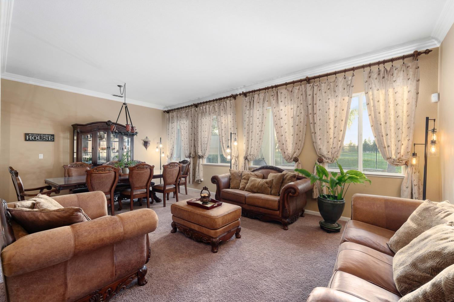 Detail Gallery Image 6 of 58 For 7788 Tigerwoods Dr, Sacramento,  CA 95829 - 5 Beds | 3/1 Baths