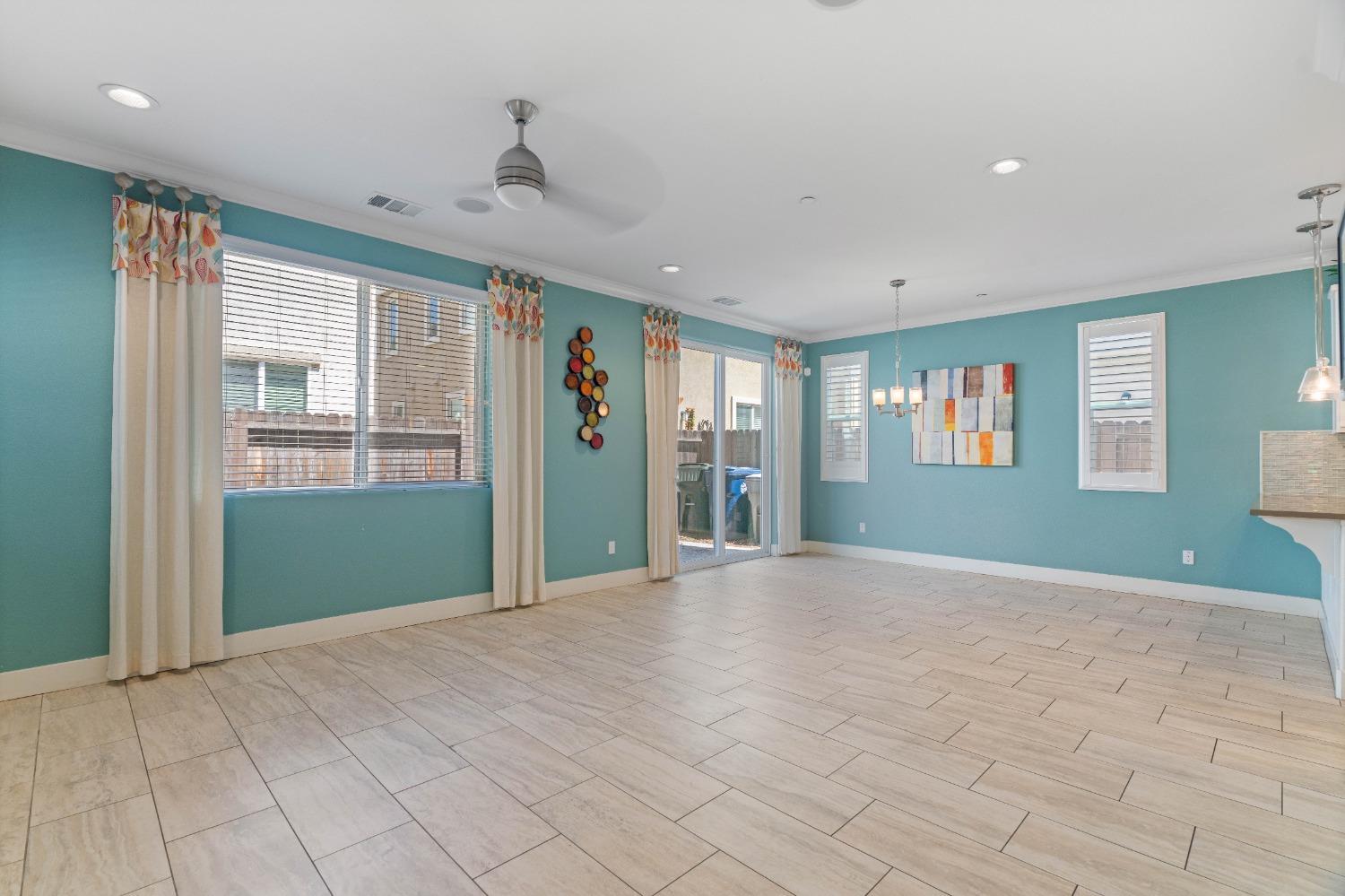 Detail Gallery Image 7 of 35 For 3651 Odessa Ln, Sacramento,  CA 95834 - 3 Beds | 2/1 Baths