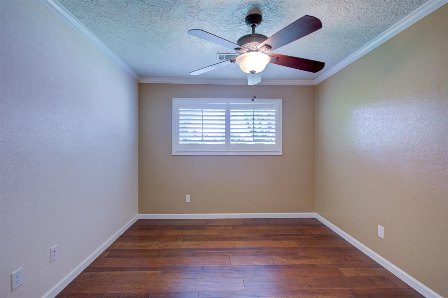 Teak Avenue, Merced, California image 20