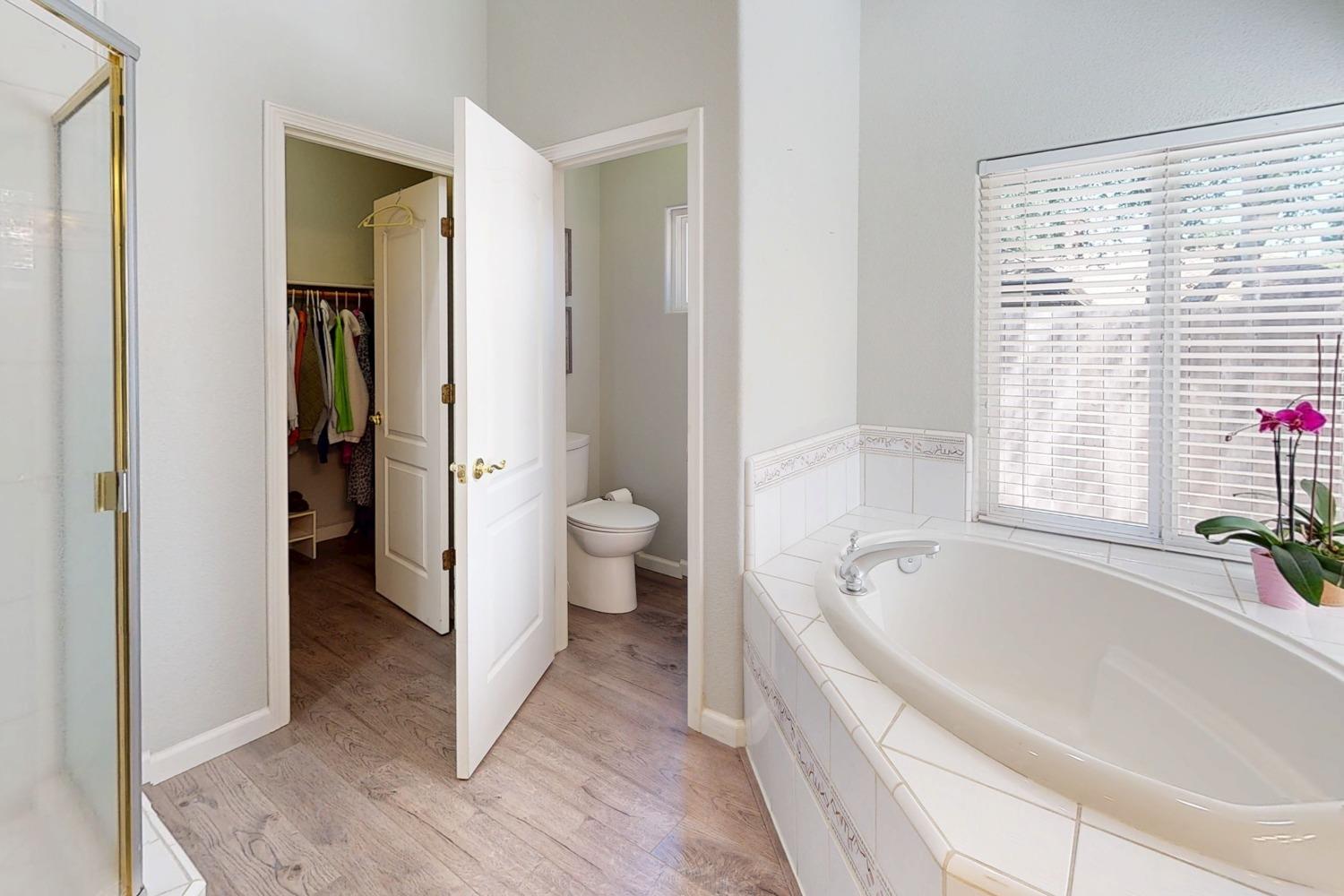 Yorktown Drive, Yuba City, California image 34