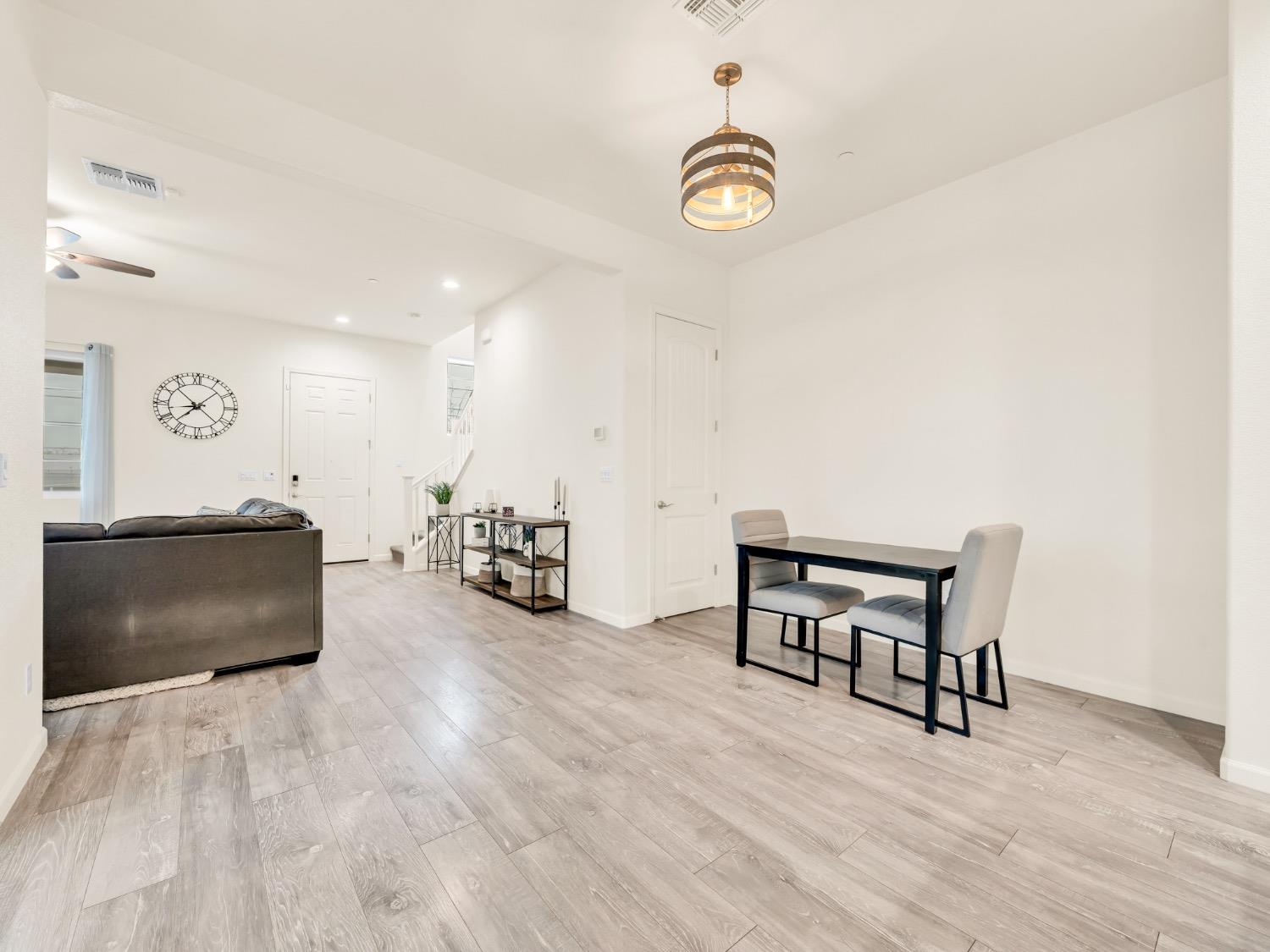 Hovnanian Drive, Sacramento, California image 11
