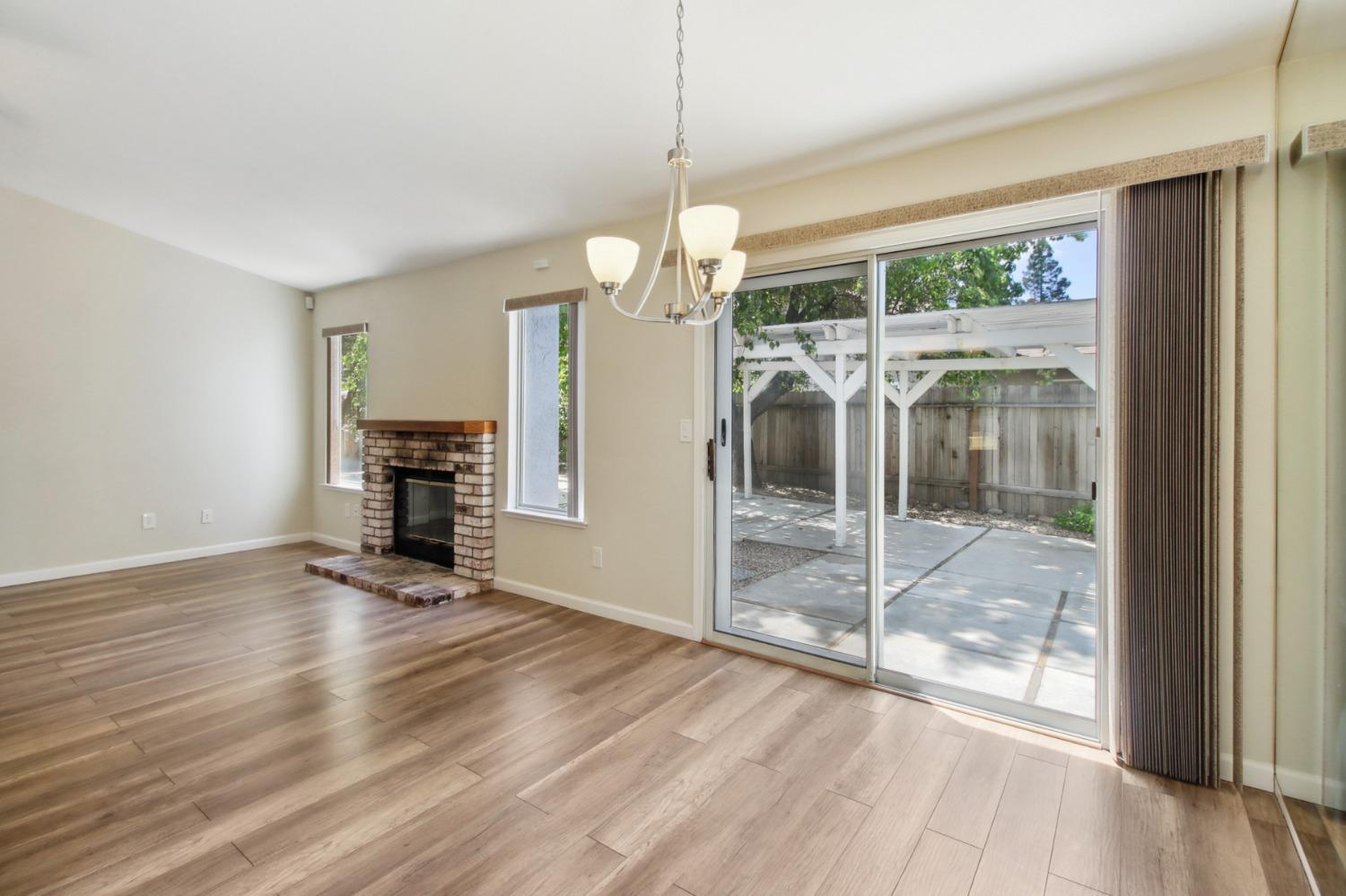 Lakespring Way, Sacramento, California image 13