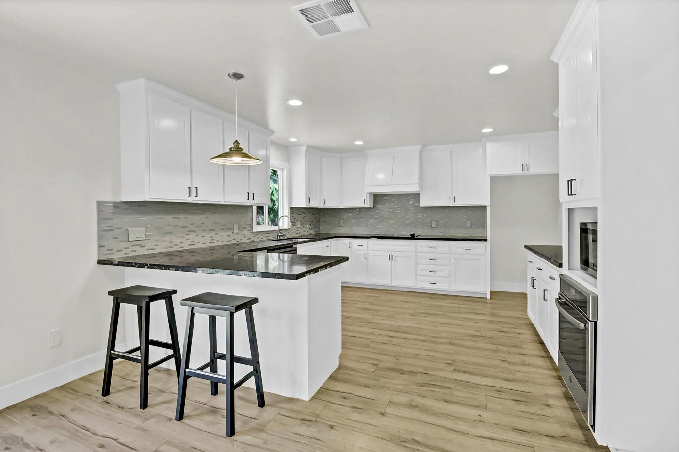 Detail Gallery Image 16 of 98 For 8535 Irish Ln, Newcastle,  CA 95658 - 4 Beds | 3 Baths