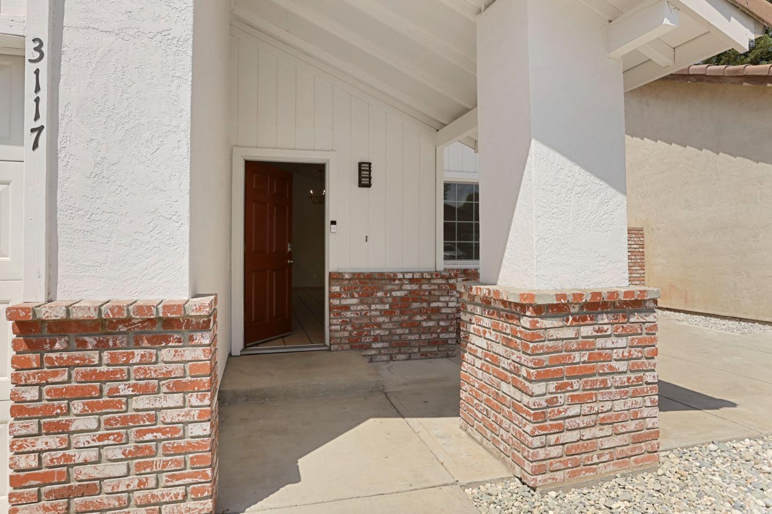 Golden Eagle Lane, Modesto, California image 5