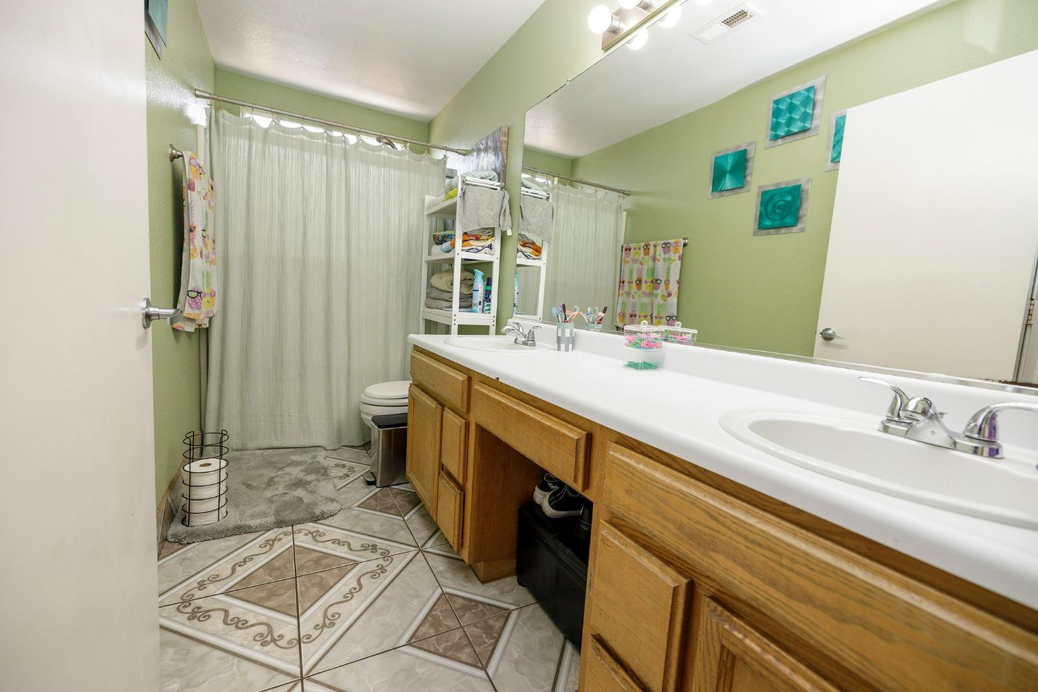 Detail Gallery Image 34 of 44 For 3070 Togninali Ln, Stockton,  CA 95206 - 3 Beds | 2 Baths