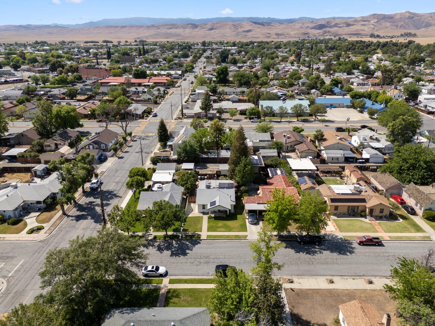 College Avenue, Coalinga, California image 29