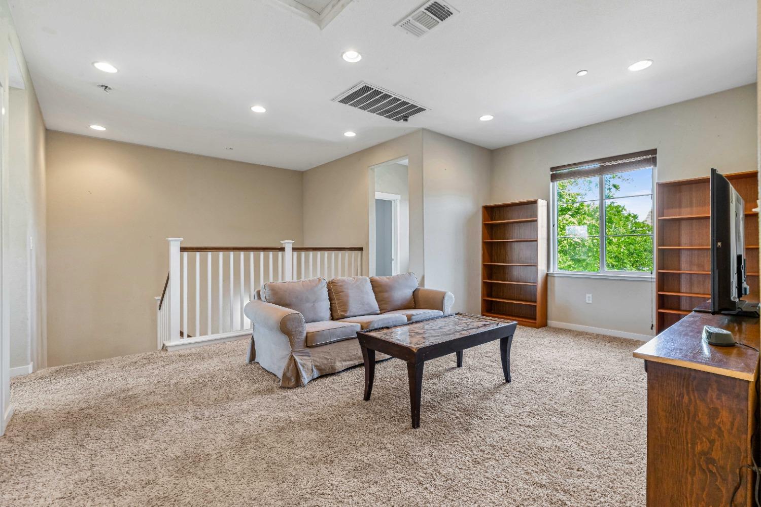 Detail Gallery Image 21 of 48 For 18551 Admiral Way, Lathrop,  CA 95330 - 4 Beds | 3 Baths