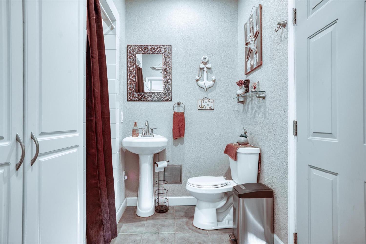 Eagle Lane, Manteca, California image 31