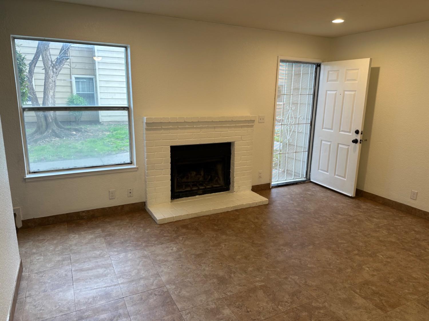 Photo #6: 225054126 Listing: Photo #6