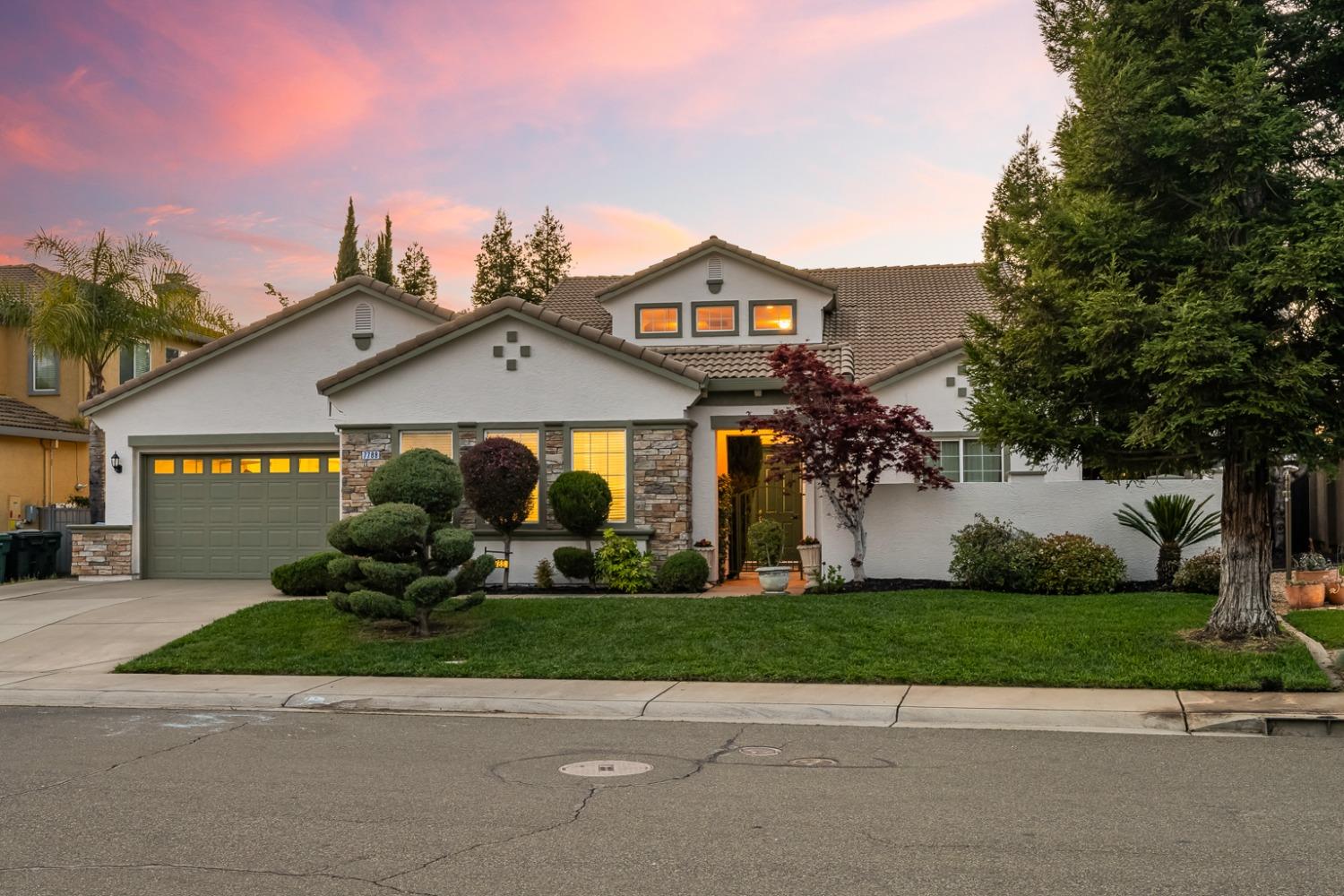 Detail Gallery Image 1 of 58 For 7788 Tigerwoods Dr, Sacramento,  CA 95829 - 5 Beds | 3/1 Baths