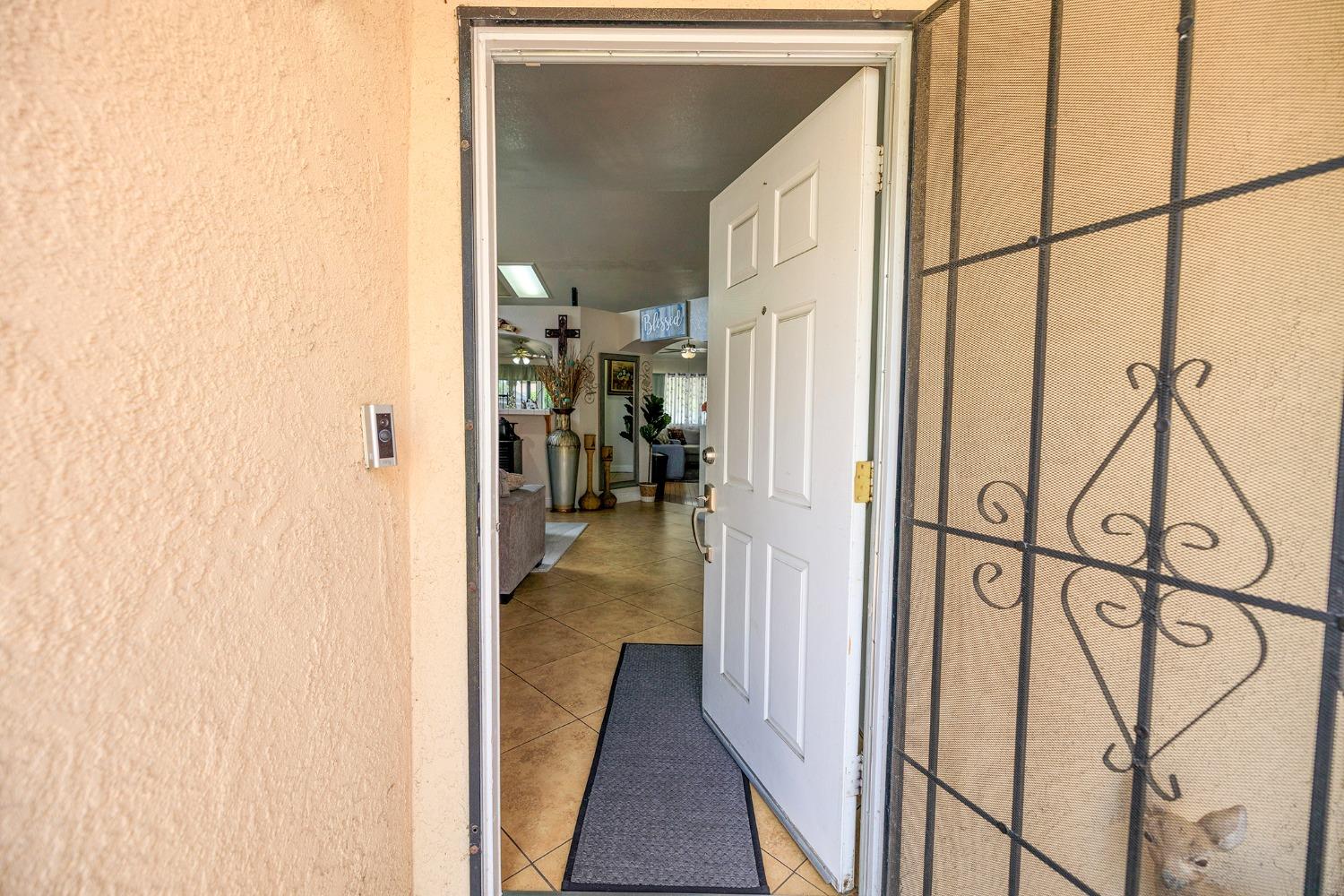 Detail Gallery Image 8 of 44 For 3070 Togninali Ln, Stockton,  CA 95206 - 3 Beds | 2 Baths