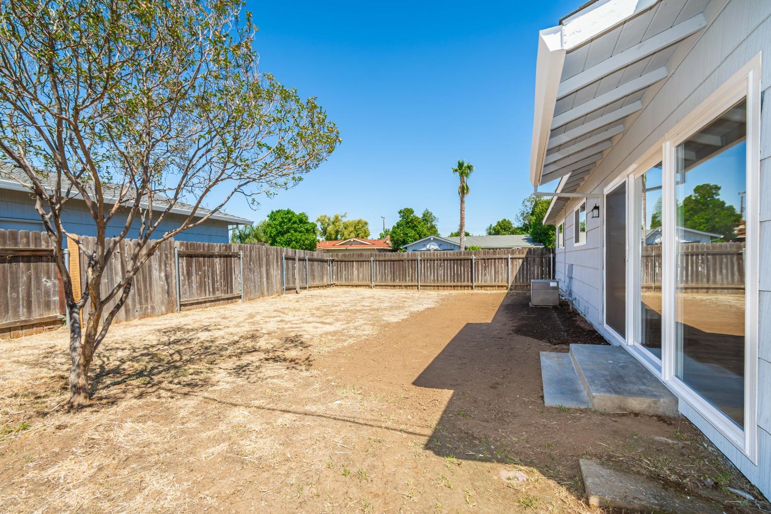 Detail Gallery Image 27 of 28 For 5039 Dingman Cir, Sacramento,  CA 95823 - 4 Beds | 2 Baths