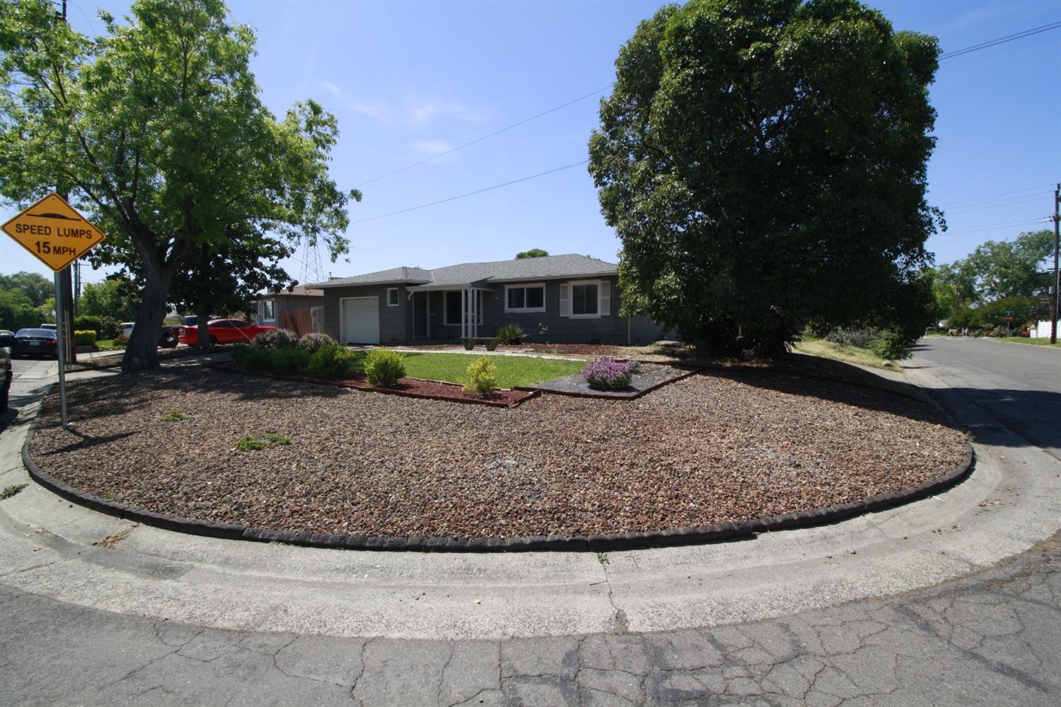 Detail Gallery Image 52 of 54 For 2221 Middleberry Rd, Sacramento,  CA 95815 - 3 Beds | 2 Baths