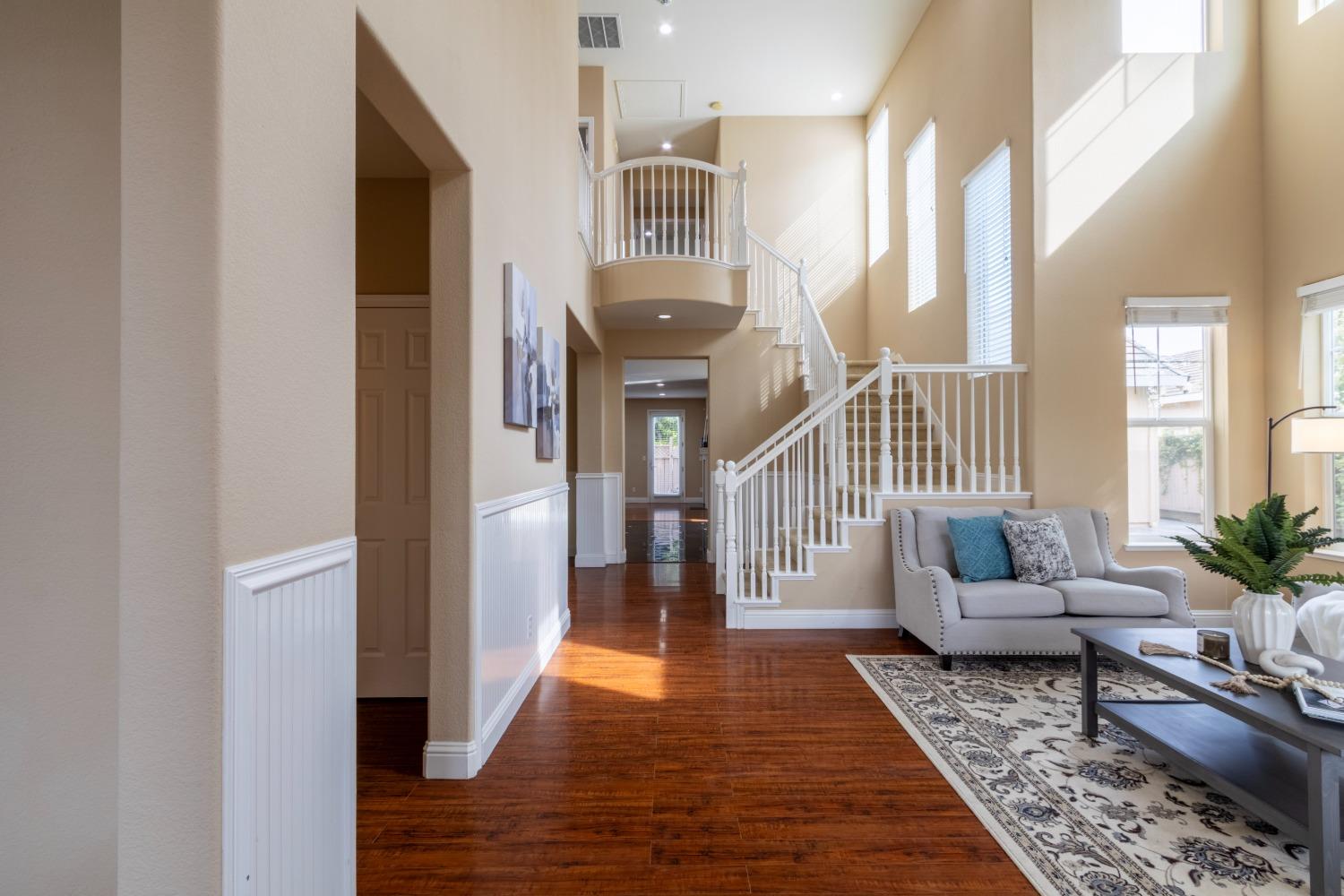 Detail Gallery Image 7 of 68 For 382 S Central Pkwy, Mountain House,  CA 95391 - 4 Beds | 4 Baths