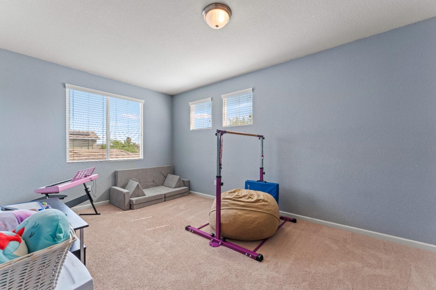 Detail Gallery Image 32 of 64 For 1968 Maverick Dr, Plumas Lake,  CA 95961 - 4 Beds | 3 Baths