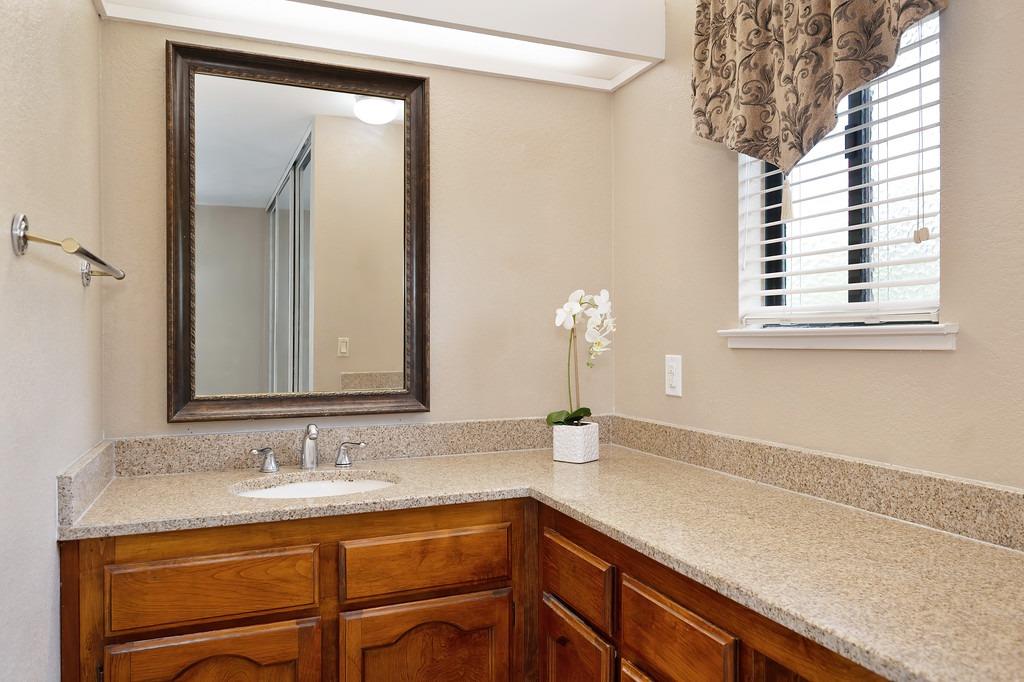 Utopia River Court, Rancho Cordova, California image 37