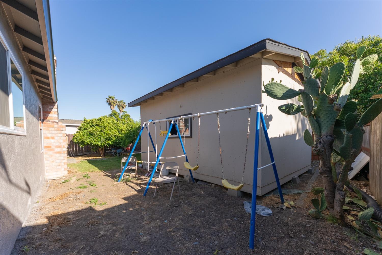 Detail Gallery Image 33 of 33 For 3988 Robinridge Way, Sacramento,  CA 95823 - 3 Beds | 2 Baths