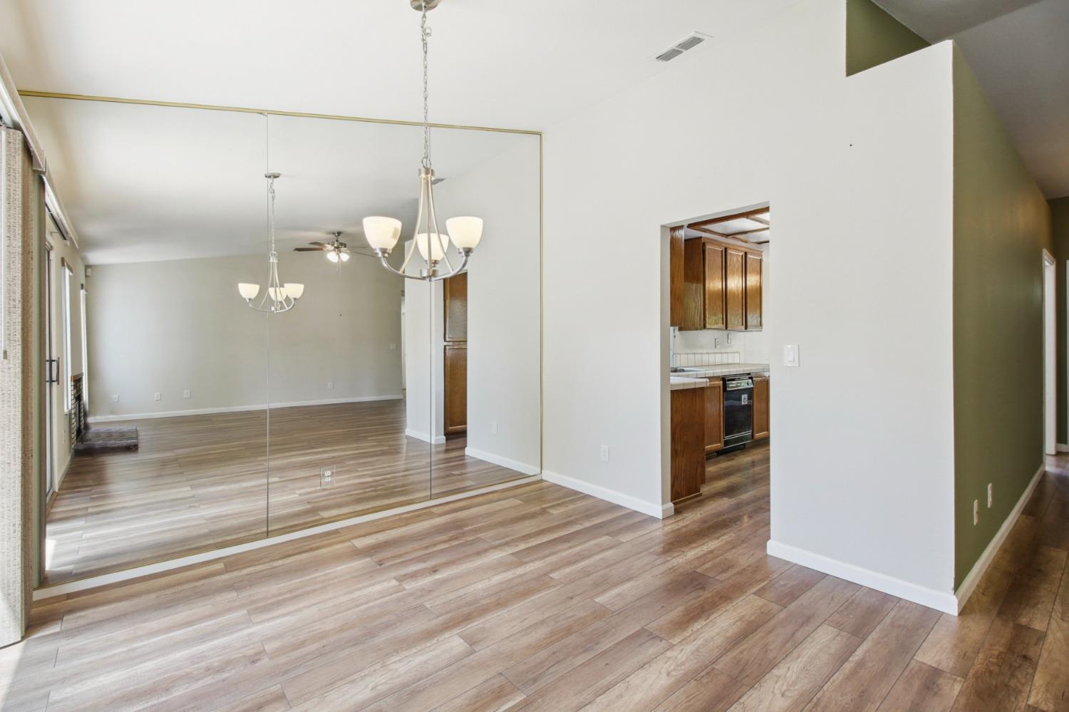 Lakespring Way, Sacramento, California image 11
