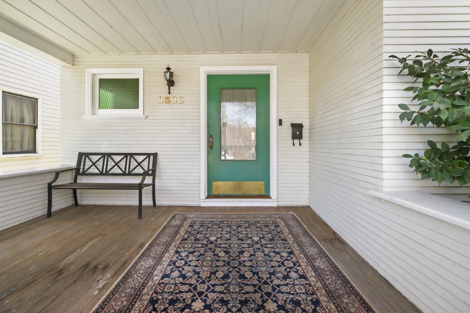 Detail Gallery Image 3 of 58 For 2322 I St, Sacramento,  CA 95816 - 4 Beds | 2 Baths