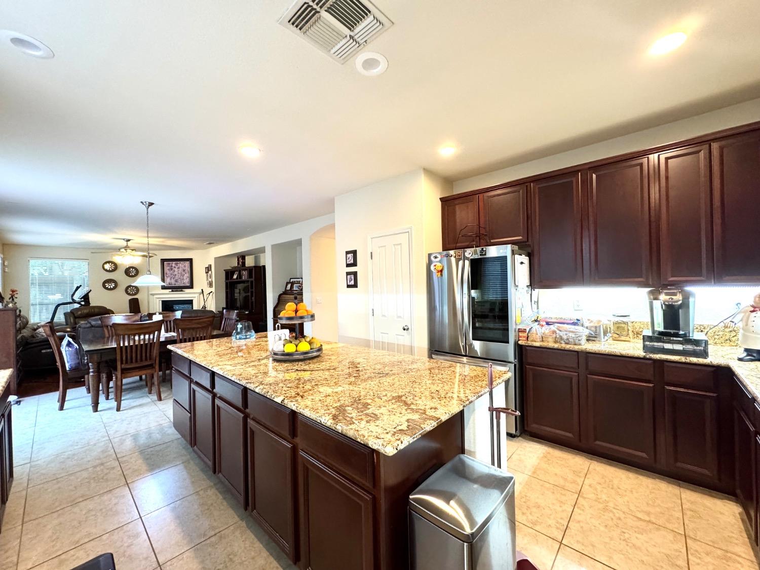 Accordion Way, Rancho Cordova, California image 9
