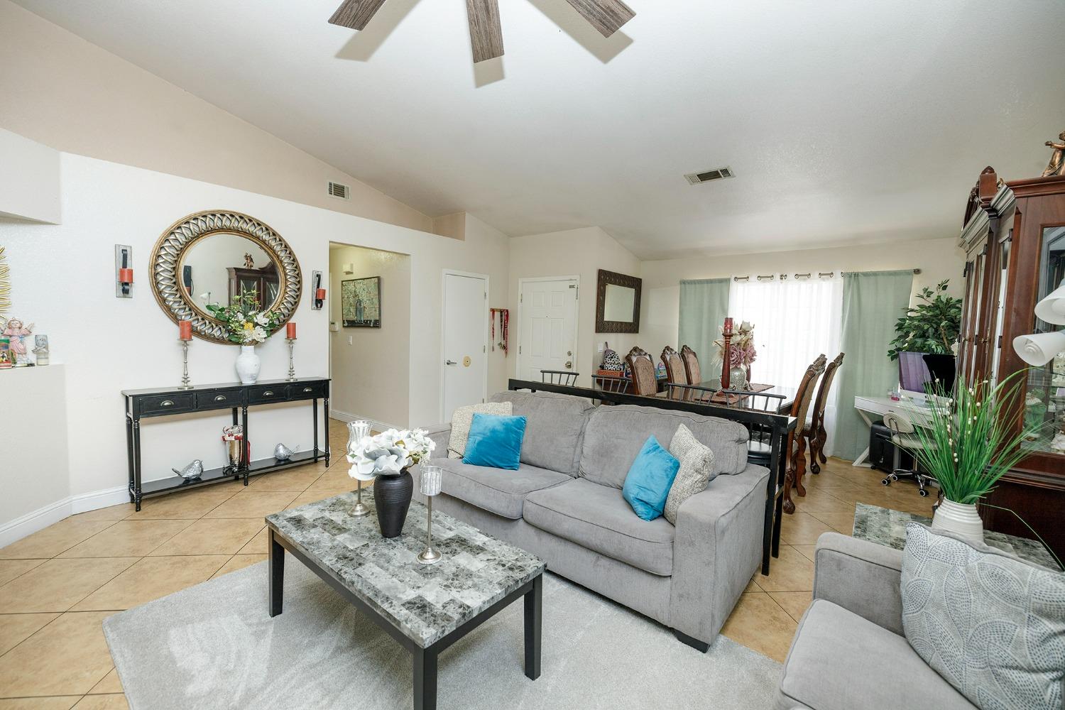 Detail Gallery Image 15 of 44 For 3070 Togninali Ln, Stockton,  CA 95206 - 3 Beds | 2 Baths