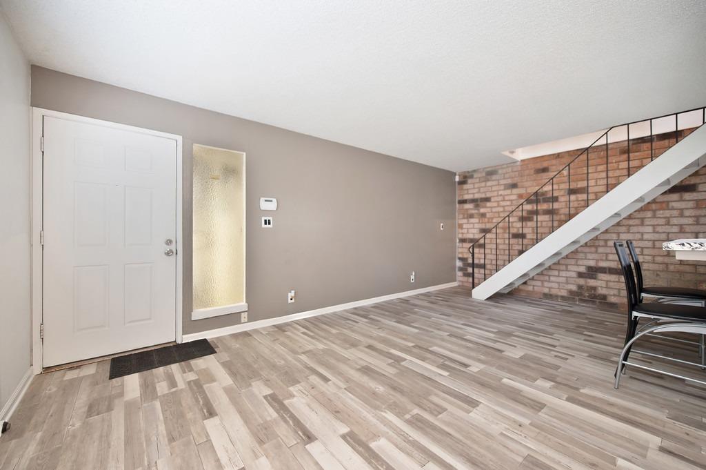 Photo #8: 225054136 Listing: Photo #8