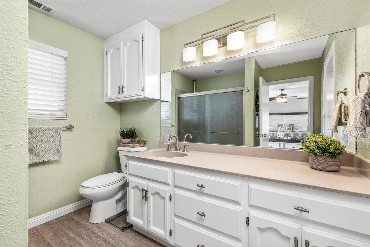 Eagle Lane, Manteca, California image 24