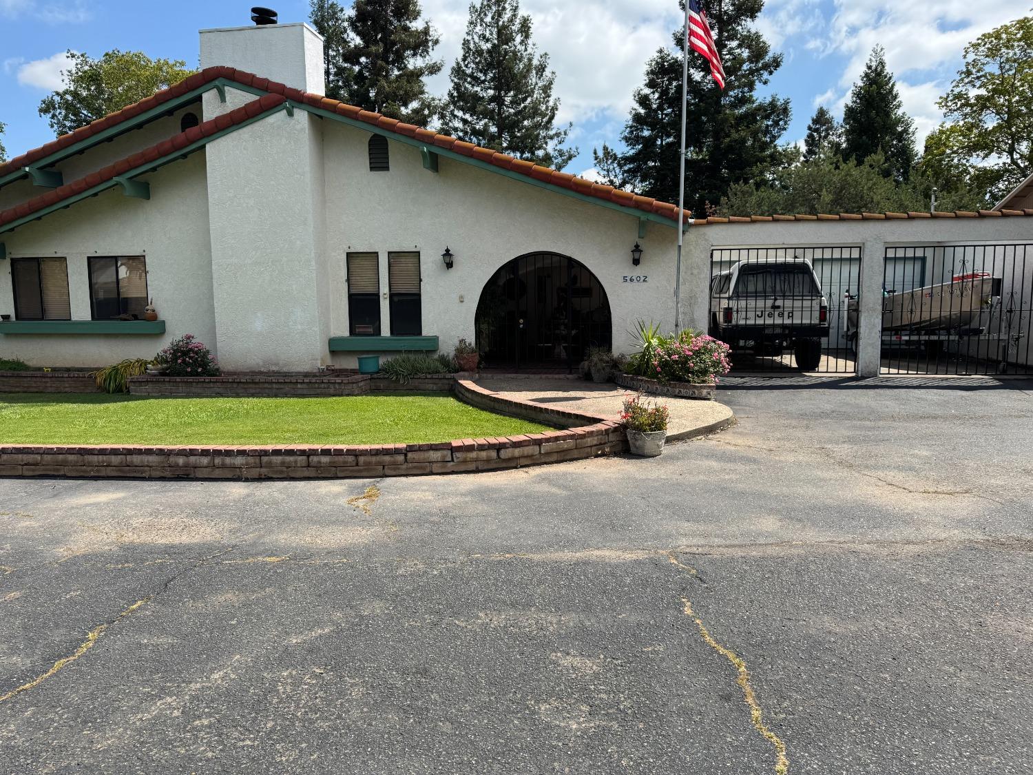 Kenneth Avenue, Carmichael, California image 7