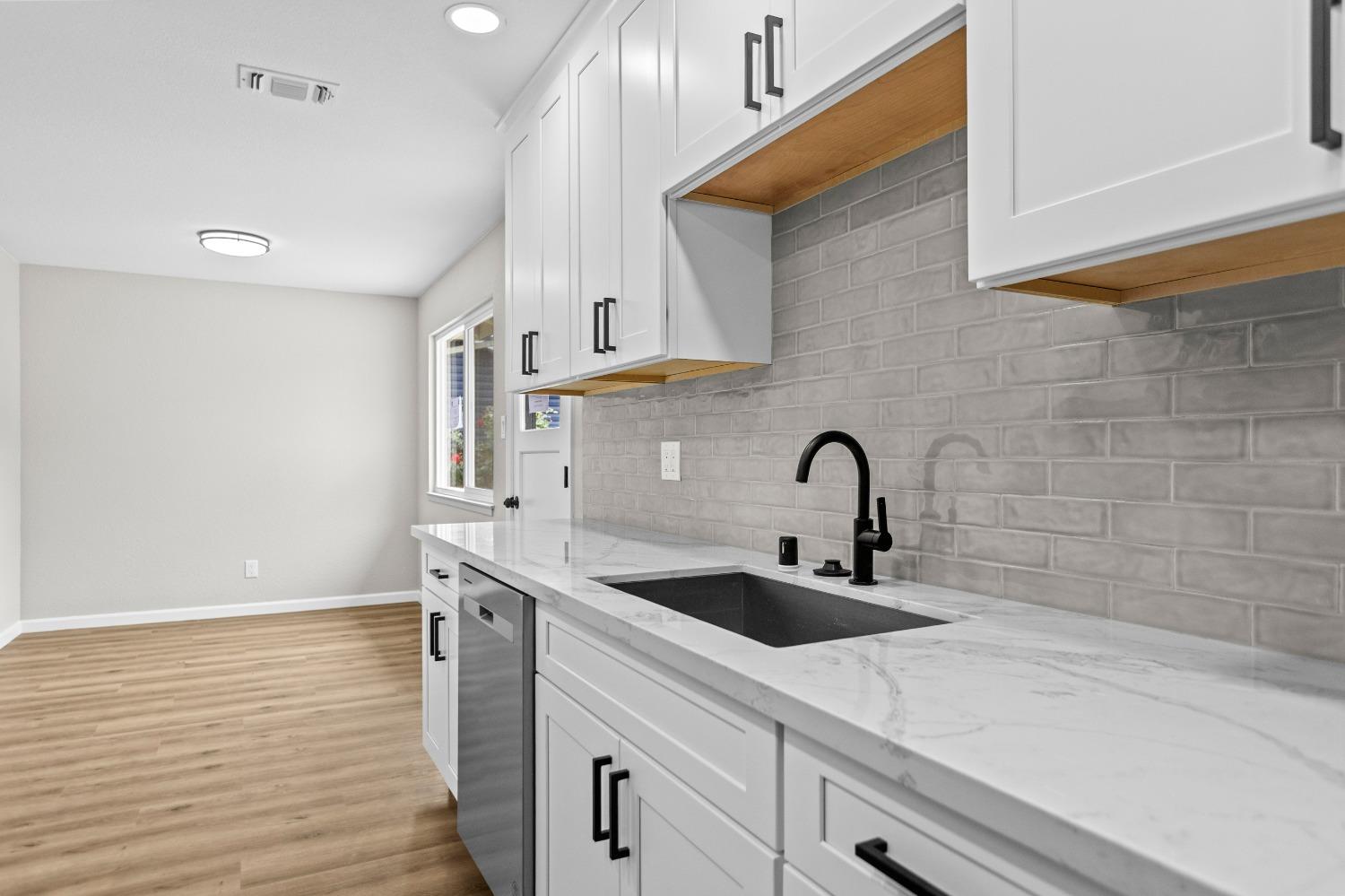 Detail Gallery Image 11 of 38 For 6445 Randy St, Rio Linda,  CA 95673 - 3 Beds | 2 Baths