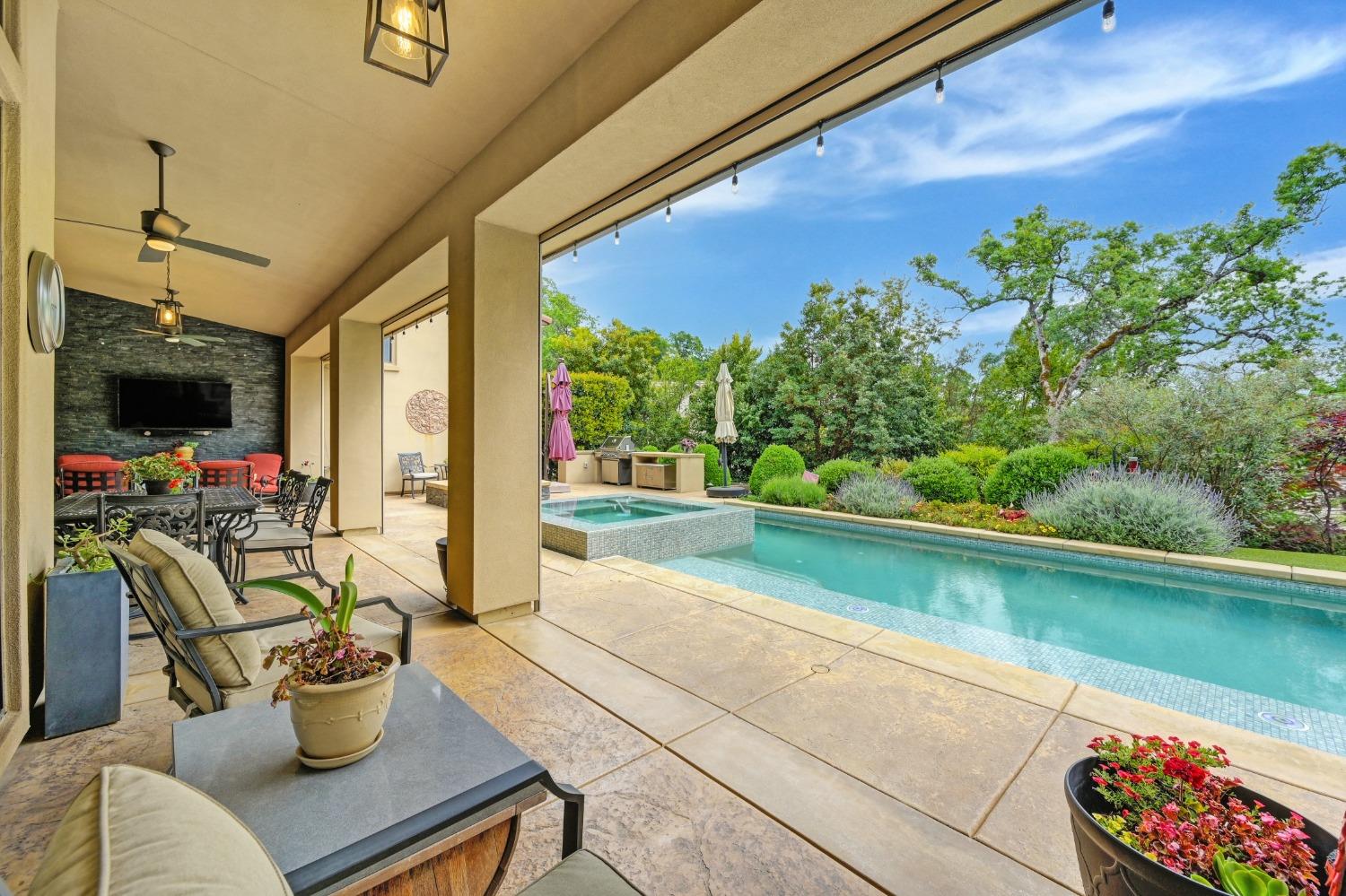 Mondrian Court, El Dorado Hills, California image 37